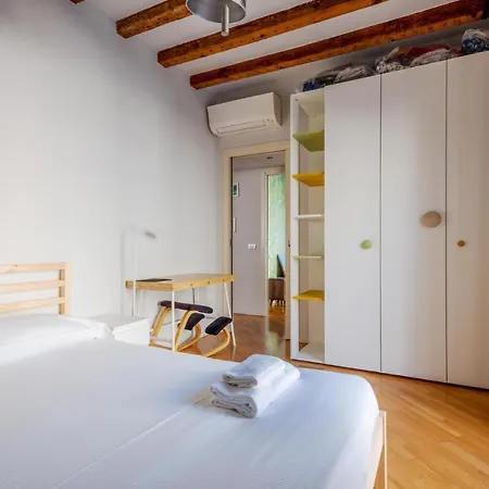 Easylife - - Palazzi 4 - Porta Venezia Appartement *