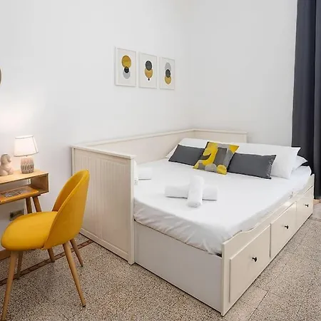 Center-design Attic Penthouse With Private Terrace Apartment Milan