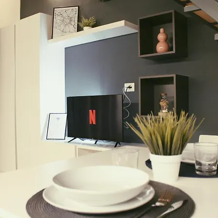 Yr Citta Studi - Modern Loft, 3 Min Walk To Duomo Bus 米兰