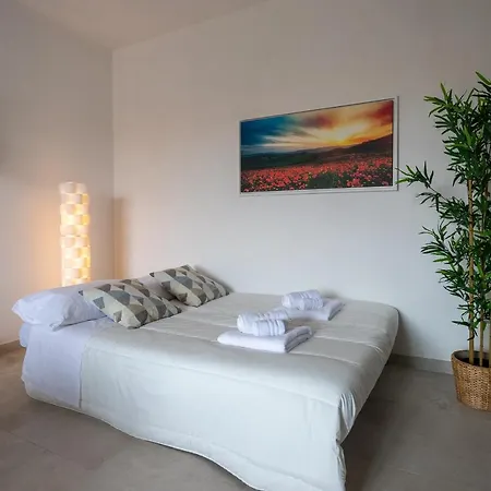 Apartment Free Parkinga Due Passi Da Navigli Con Balcone *