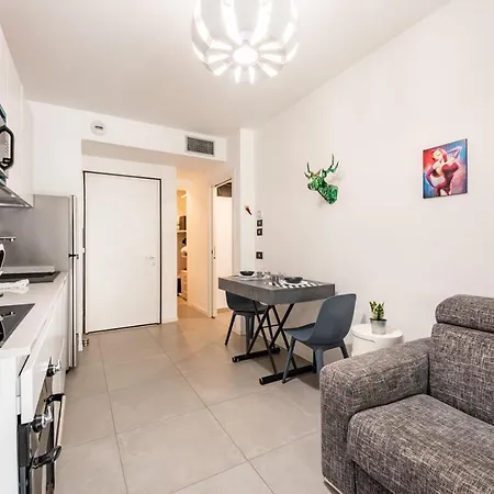 Renovated With Garden & Veranda! Appartement