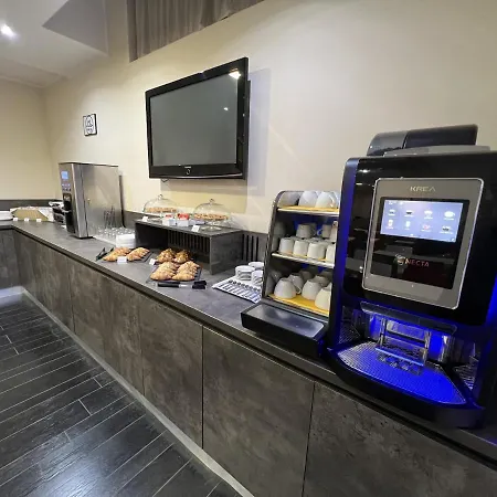 ميلانو بالمانوفا فندق