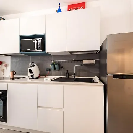 Renovated With Garden & Veranda! Appartement Milaan