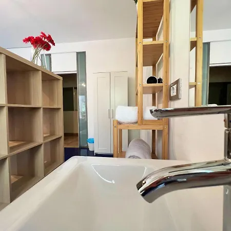 לינה וארוחת בוקר Appartme Seveso 40 *