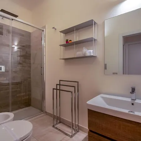 Easylife - - Maroncelli 14 - Garibaldi * Mediolan