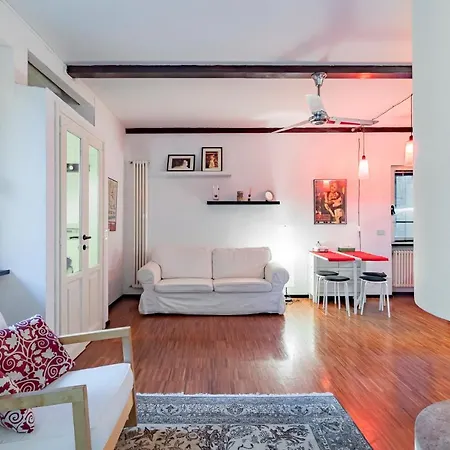 Lovely Flat De Castilla 7 Appartement Milaan