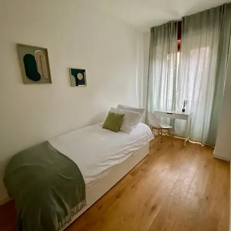 Brand New Flat Ready To Welcome You To Milan! מילאנו