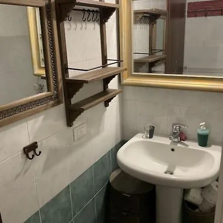 Isolab: Monolocale In Zona Isola Apartamento *