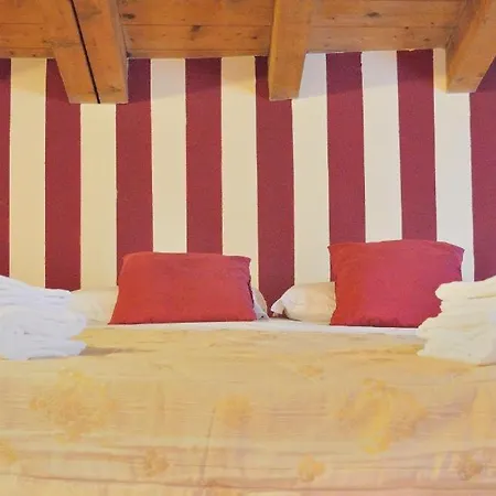 Mansarda In Piazza Duomo Milán