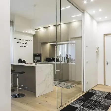 Italianway - Vittorio Emanuele 15 * Milan