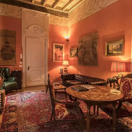 Italianway - Borgonuovo 12 Милан