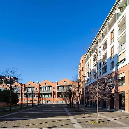 Apartment Black & White Flat In Naviglio/ Porta Genova *