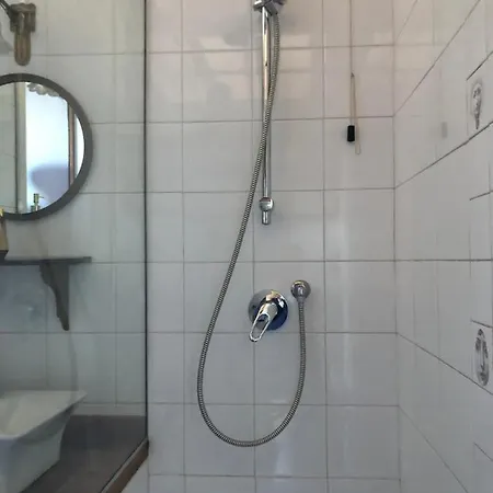 With Terrace And Loft With Garden In Naviglio Pavese Guest house