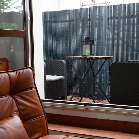 The Attic - Netflix * Mailand