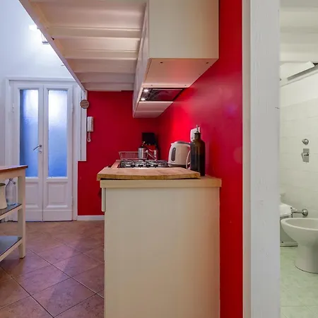 Flat In Isola De Castillia 22 דירה