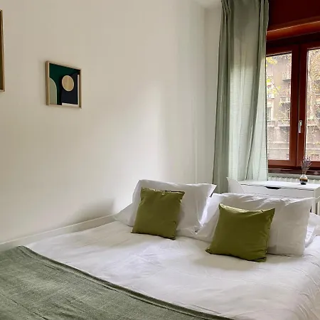Brand New Flat Ready To Welcome You To Milan! * מילאנו