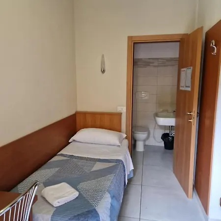 Bonola Hotel 2*