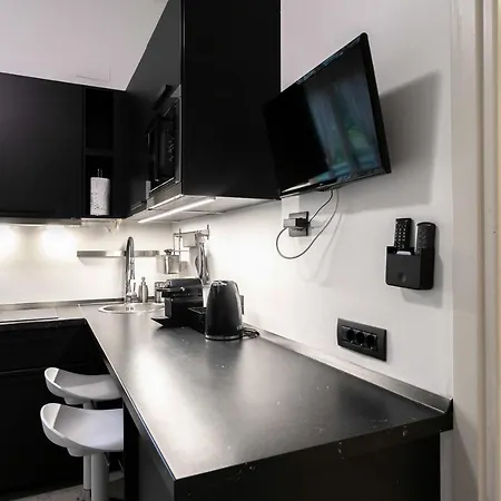 Luna Homes - In Corso Sempione * Mediolan