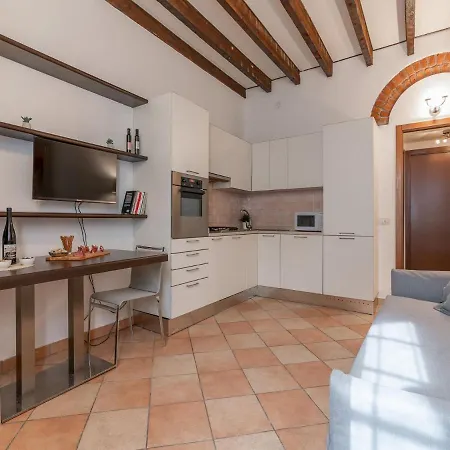 The Best Rent - Bright One Bedroom In Corso Lodi Area Apartment