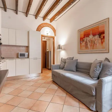 Apartment The Best Rent - Bright One Bedroom In Corso Lodi Area Milan