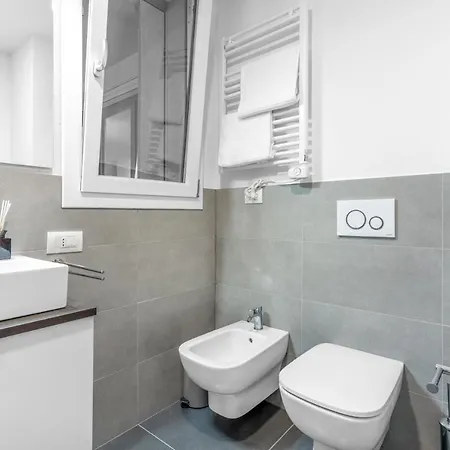 Modern With Terrace & Garage By Ndp Rent Apartamento Milão