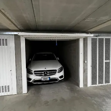 아파트 Modern With Terrace & Garage By Ndp Rent