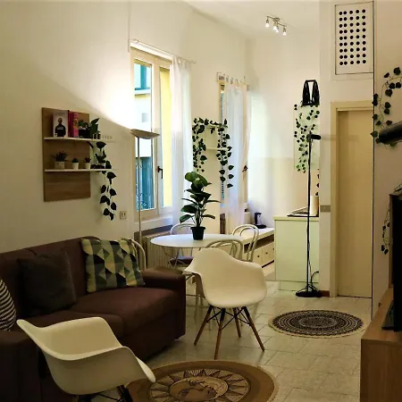 - La Casa Delle Meraviglie -navigli Edition- *