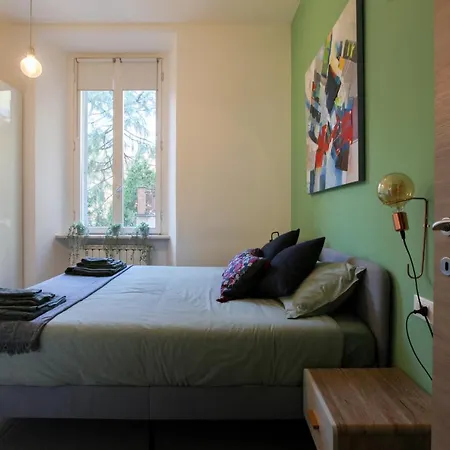 Appartement Modern Close To Shopping District Milaan