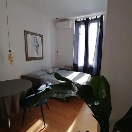 New Cozy 7 Metro Stops To Duomo!