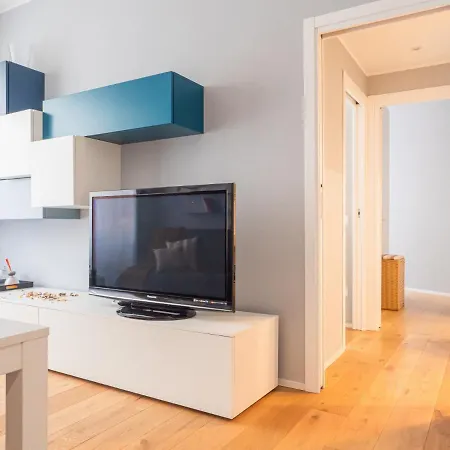 The Rent - Lovely Two-bedroom Near Bocconi