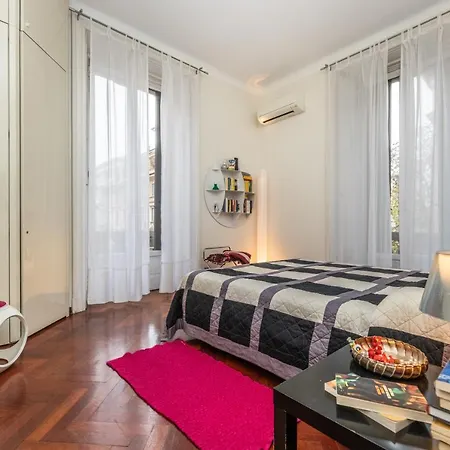 Very In Cadorna Station Area! Excellent If Arrive From Malpensa Airport *