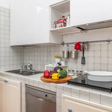 Апартаменты Very In Cadorna Station Area! Excellent If Arrive From Malpensa Airport Милан