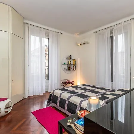 Very In Cadorna Station Area! Excellent If Arrive From Malpensa Airport * Milan