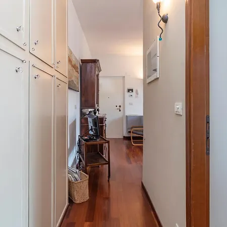New Flat In Downtown Orti 16 ミラノ