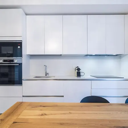 Easylife - Moderno Ed Elegante Trilocale In Corso Garibaldi Milan