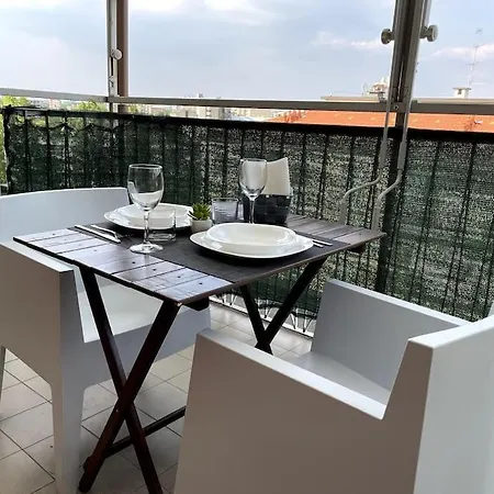 Apartmán Free Parking Il Terrazzino ⭑⭑⭑⭑⭑ Milán