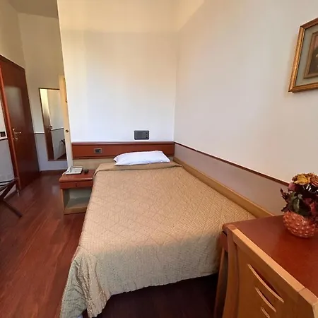 アスプロモンテ ホテル