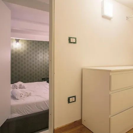 Modern Loft In Porta Venezia Milano