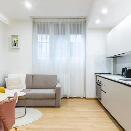 Easylife - Accogliente Bilocale In Zona Porta Venezia Διαμέρισμα *