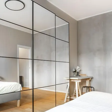 Joivy Charming Flat With Desk * Milán