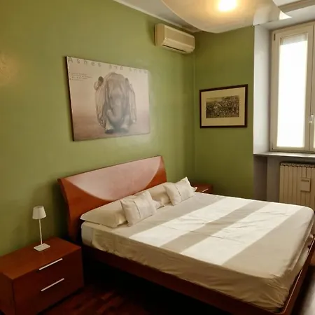 Cozy Flat Mins Walk To Navigli And Metro Porta Genova Lejlighed *