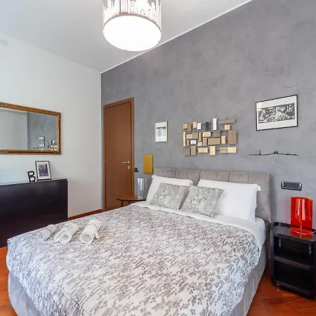 The Rent - Cozy Two-bedroom In The Acquabella Area Apartament