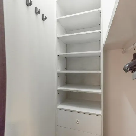 The Rent - Cozy Two-bedroom In The Acquabella Area Apartament