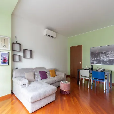 The Rent - Cozy Two-bedroom In The Acquabella Area Apartament