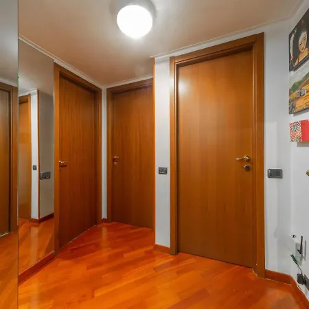 The Rent - Cozy Two-bedroom In The Acquabella Area * Mediolan