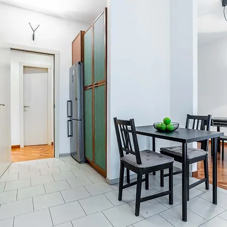 Joivy Lovely And Inviting Flat With Balcony *