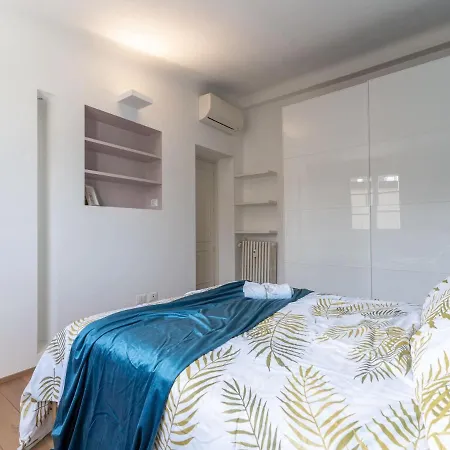 The Rent - Lovely One-bedroom In Moscova Apartment Milan