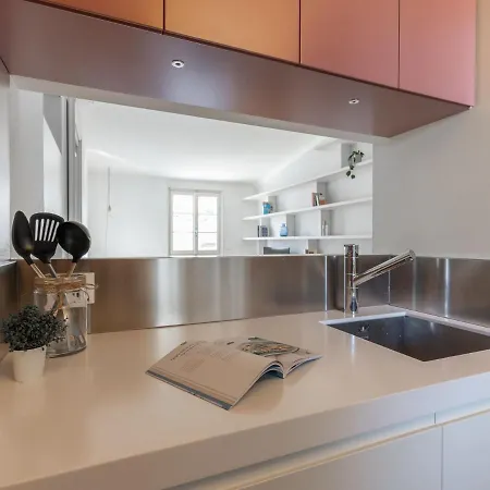 The Rent - Lovely One-bedroom In Moscova * Milan