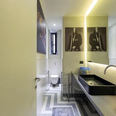 Armani House, Superior In Center Milano