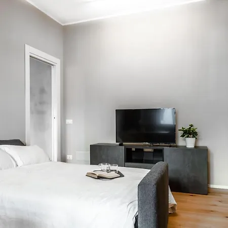 Apartament Joivy Charming Flat With Desk Mediolan
